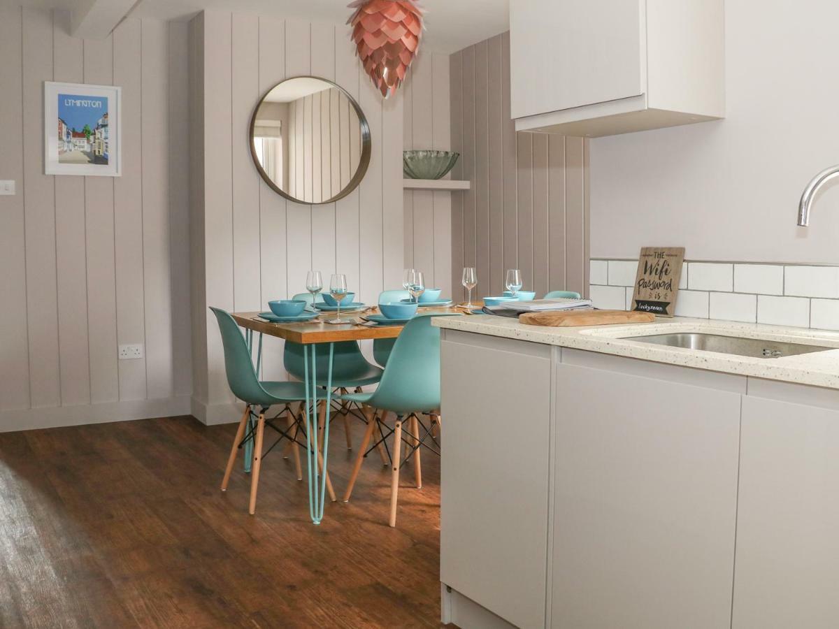 Number 7 Villa Lymington Esterno foto